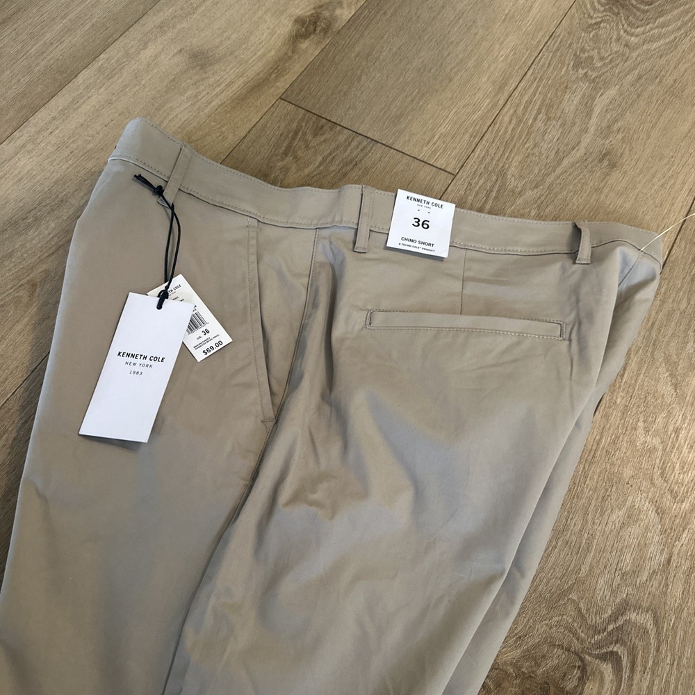Kenneth Cole‎ Techni-Cole Chino Shorts Men's Flat Front Beige Size 36 NEW